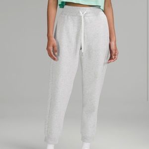 Lulu Lemon Light Grey Scuba Jogger (high rise 7/8) - Size 12